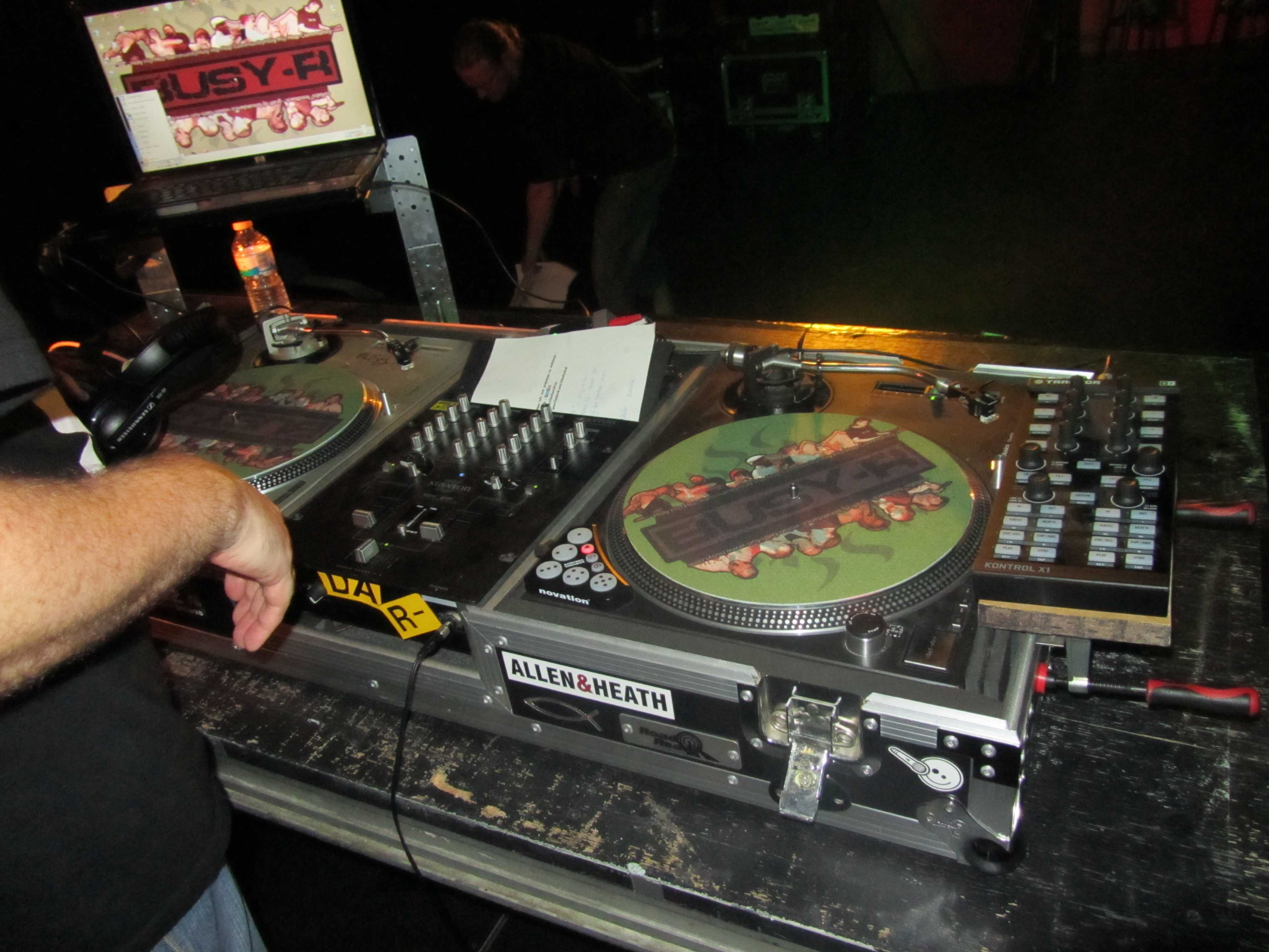 Tribes_Festival_2011_-_DJ_BusyR_06.jpg