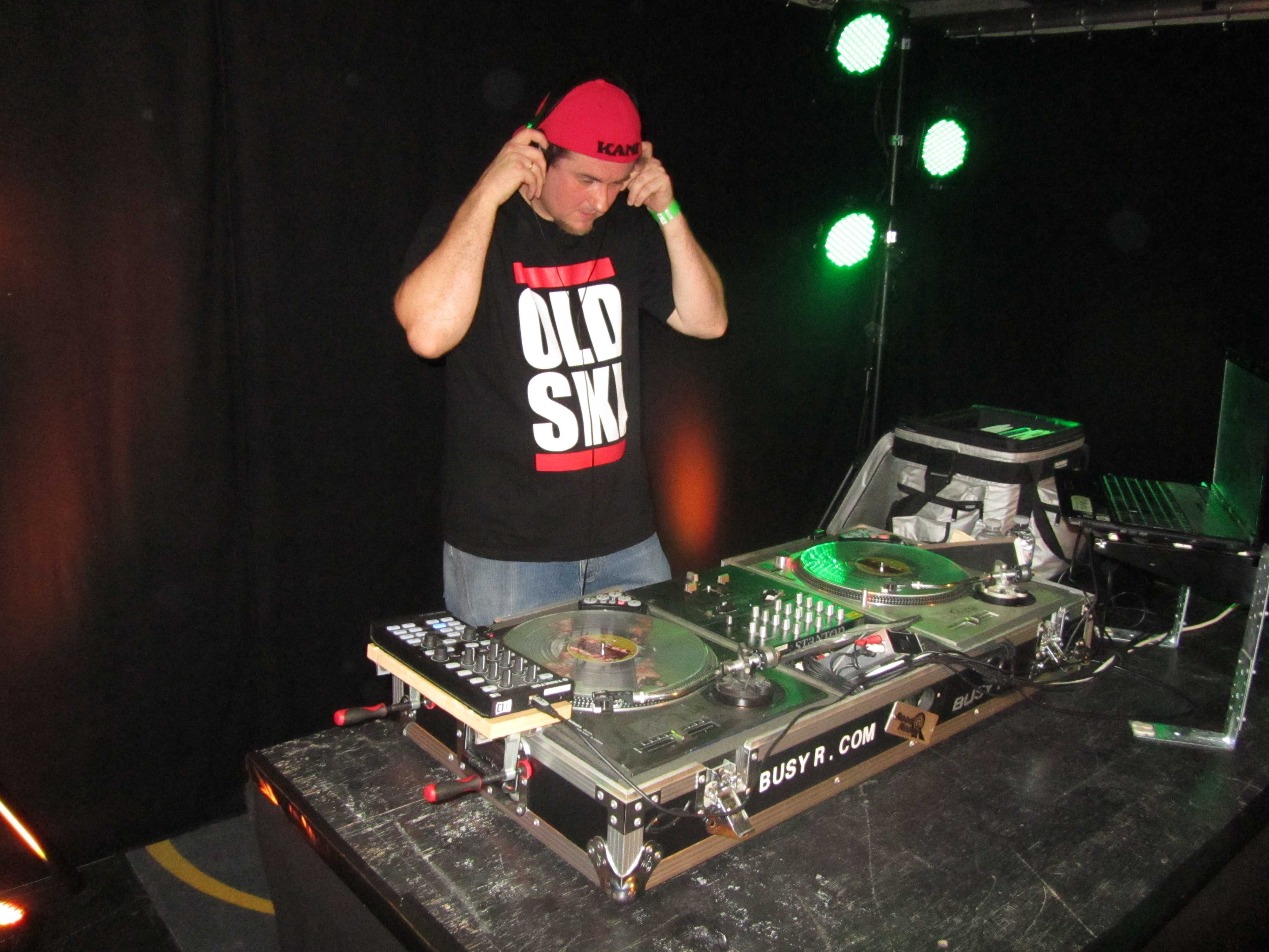 Tribes_Festival_2011_-_DJ_BusyR_09.jpg