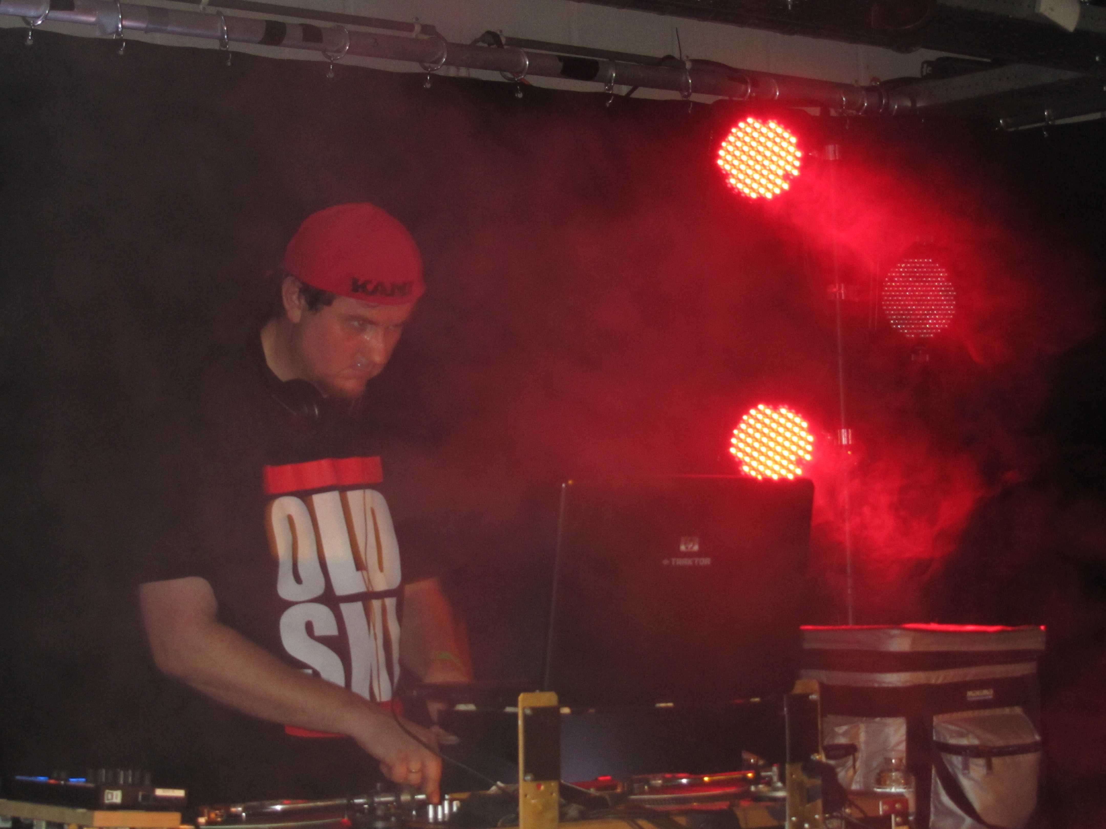 Tribes_Festival_2011_-_DJ_BusyR_34.jpg