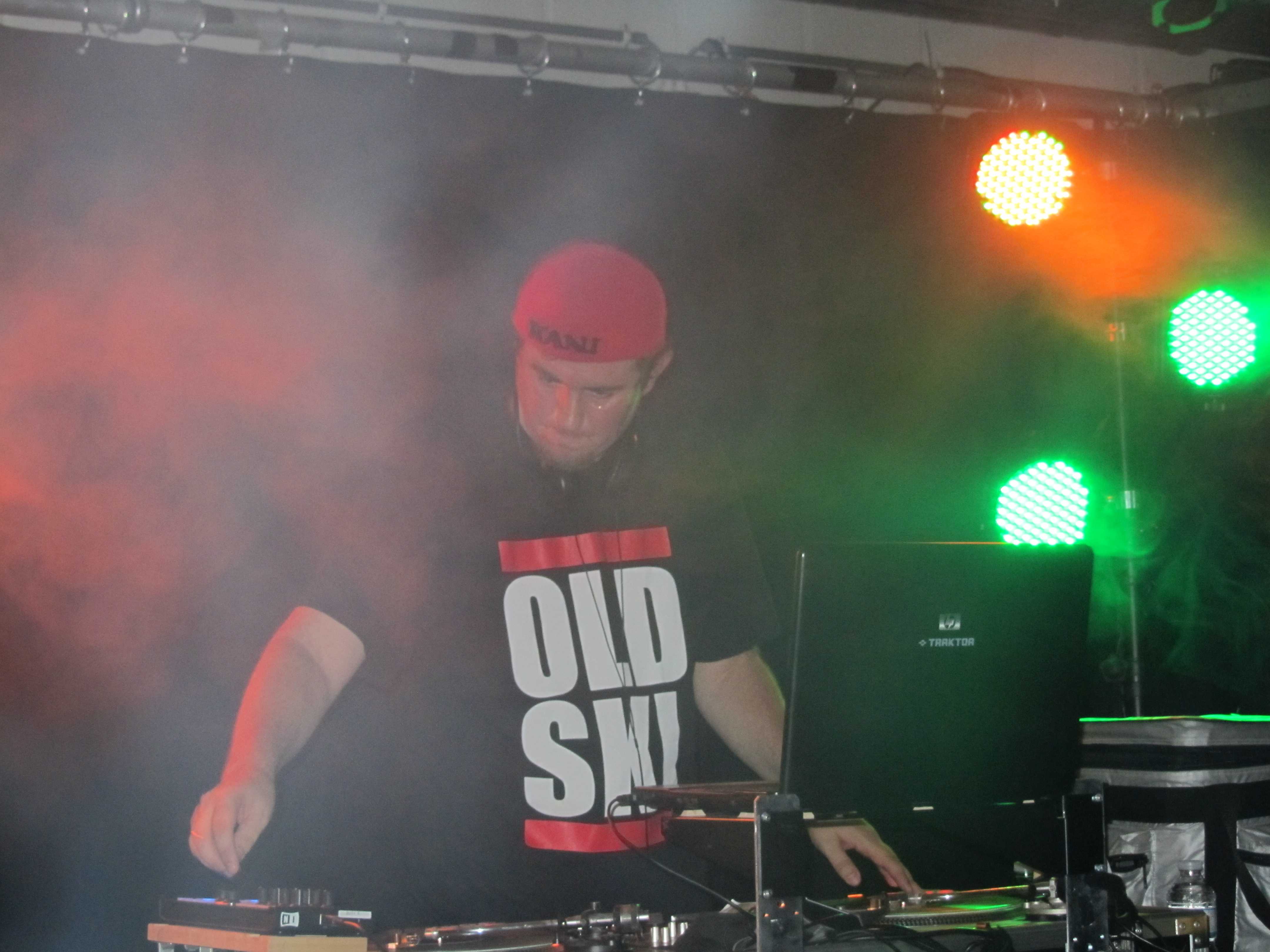 Tribes_Festival_2011_-_DJ_BusyR_35.jpg